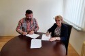 W dniu 9 sierpnia 2021 roku Wójt Gminy Mucharz podpisała umowę z wykonawcą; Paweł Oleksy Przedsiębiorstwo Robót Budowlanych „OLEXBUD&quot;