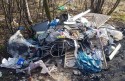 Dzikie wysypisko śmieci przy wysypisku gminnym w Choczni