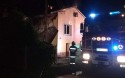 Ciężka noc dla rodziny z Nidku. Cztery osoby trafiły do szpitala w wyniku pożaru domu